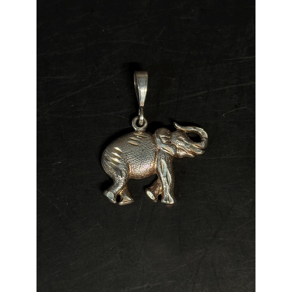 Sterling Silver Elephant Pendant Charm Vintage 3D Lucky Elephant 925 7.4g